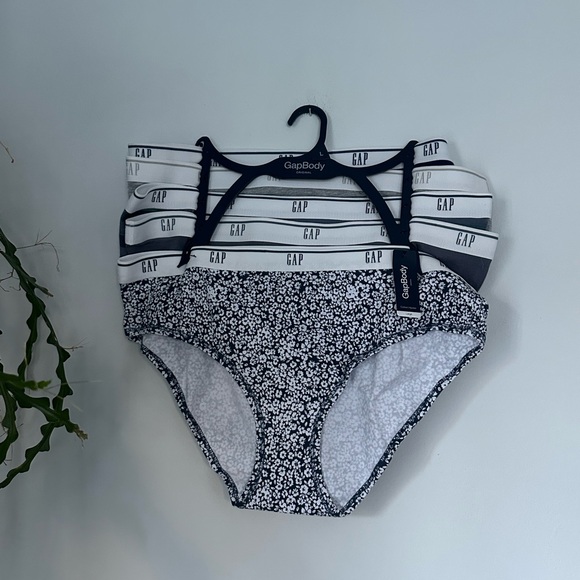 GAP women’s cotton underwear pack NWT - Picture 1 of 5